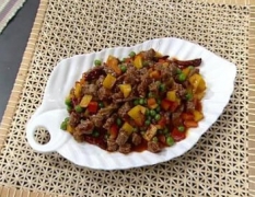锦绣牛肉粒制作时的调料:盐、味精、蚝油 三月份