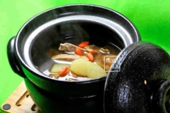 雪梨枸杞瘦肉汤