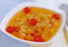 蜜汁马蹄粒 原料有马蹄粒 鲜樱桃 蜜糖