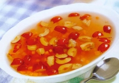 红枣西米露 原料有红枣 西米 红萝卜 白糖