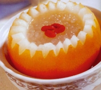 丰水梨蒸西米 原料有丰水梨 西米 枸杞