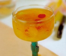 红葡蜜瓜汁 原料有红葡萄 哈密瓜 橙汁