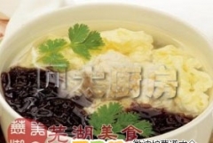 鸡肉紫菜蛋花汤 原料有干紫菜 鸡胸脯肉 鸡蛋