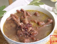 花生鸡爪汤 原料有鸡爪 花生米
