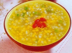 清心彩豆沙 原料有去皮绿豆 枸杞 马蹄 青豆粒 猕猴桃 白糖