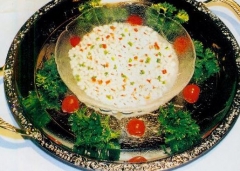 珍珠鱼米 原料有净鱼肉 青 红椒 调料