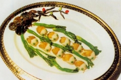 石上鸣秋蝉 原料有鱼茸 菜苔 虎掌菌 调料