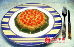 榨菜肉饼 原料有猪肉末 榨菜 红辣椒