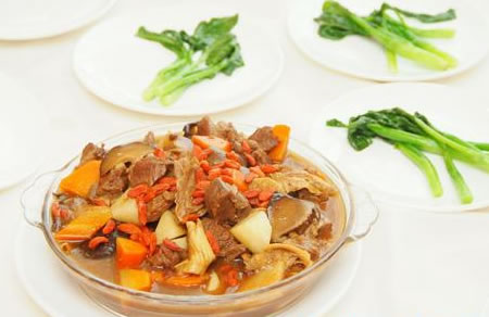 牛肉六珍煲